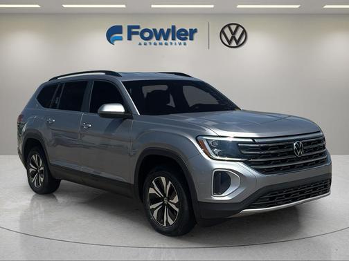 Silver Bird Metallic 2024 Volkswagen Atlas 2.0T SE