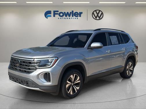 Silver Bird Metallic 2024 Volkswagen Atlas 2.0T SE