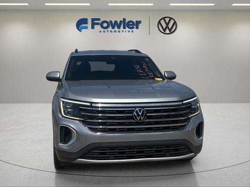 Silver Bird Metallic 2024 Volkswagen Atlas 2.0T SE