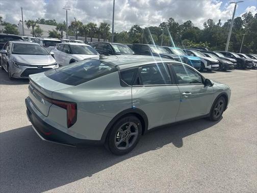 2025 Kia K4 LX