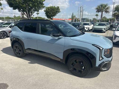Frost Blue/Black Roof 2027 Kia Seltos X-Line S