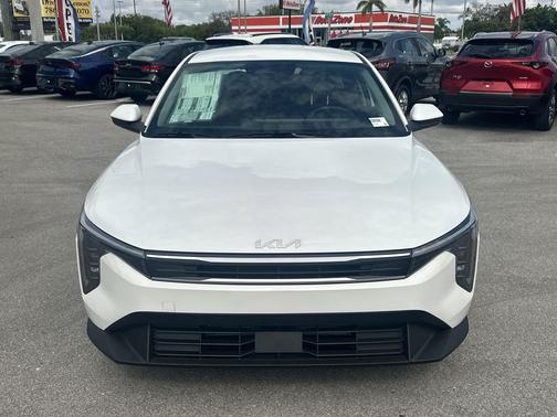 Snow White Pearl 2026 Kia K4 LXS