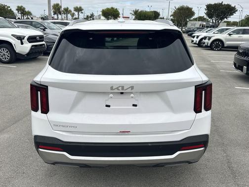 Glacial White Pearl 2026 Kia Sorento S