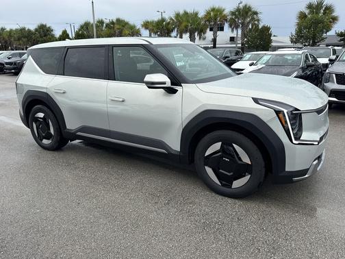 Ivory Silver 2026 Kia EV9 Light Long Range