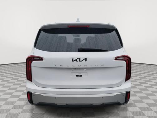 2024 Kia Telluride LX