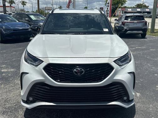 Wind Chill Pearl 2022 Toyota Highlander XSE