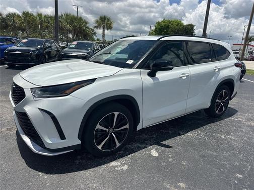 Wind Chill Pearl 2022 Toyota Highlander XSE