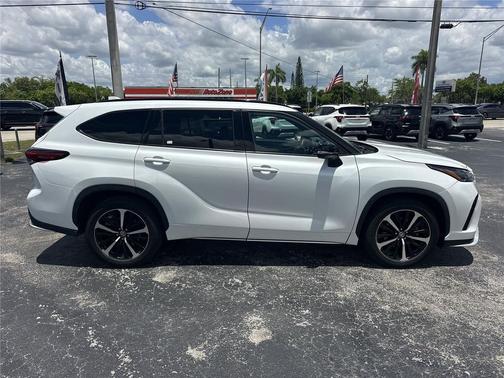 Wind Chill Pearl 2022 Toyota Highlander XSE