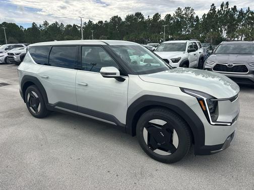 Ivory Silver 2026 Kia EV9 Light Short Range