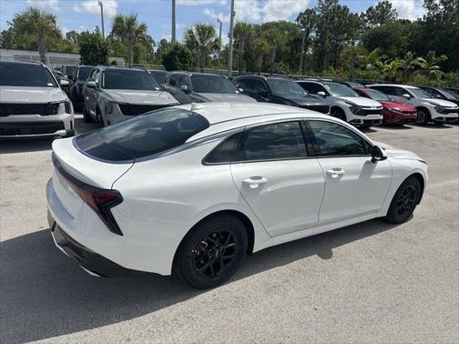 2025 Kia K5 LXS