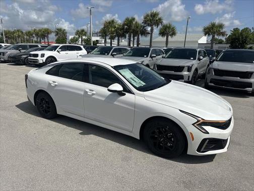 2025 Kia K5 LXS