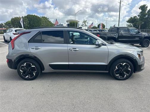 Steel Gray 2024 Kia Niro EV Wind
