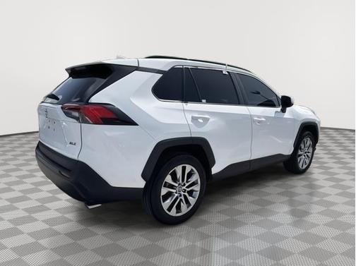 2020 Toyota RAV4 XLE Premium