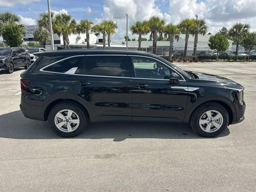 Ebony Black 2026 Kia Sorento LX