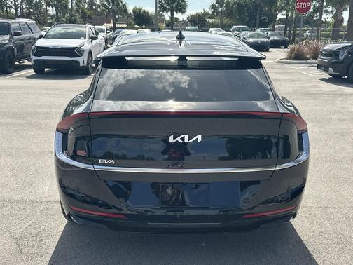 2025 Kia EV6 Wind