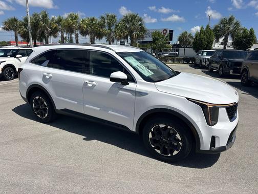 Glacial White Pearl 2026 Kia Sorento S