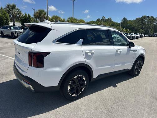 Glacial White Pearl 2026 Kia Sorento S