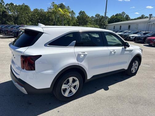 2026 Kia Sorento LX