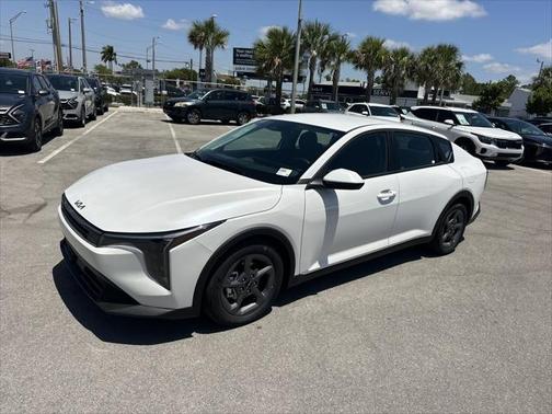 2025 Kia K4 LXS