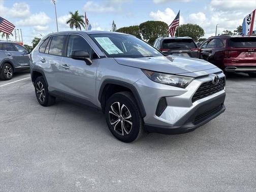2022 Toyota RAV4 LE
