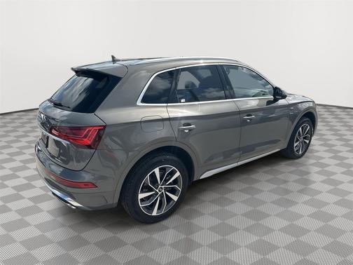 2023 Audi Q5 45 S line Premium Plus