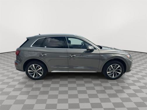 2023 Audi Q5 45 S line Premium Plus