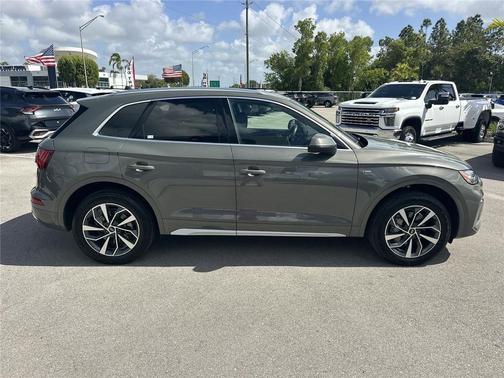 2023 Audi Q5 45 S line Premium Plus