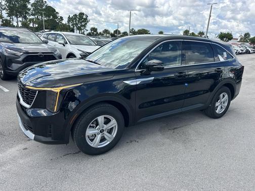 2026 Kia Sorento LX