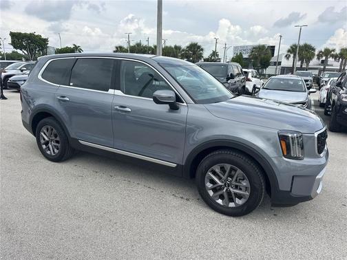 2023 Kia Telluride LX