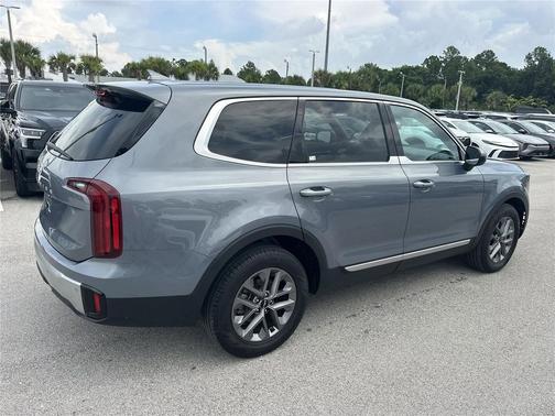 2023 Kia Telluride LX