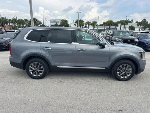 2023 Kia Telluride LX