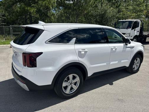 2026 Kia Sorento LX