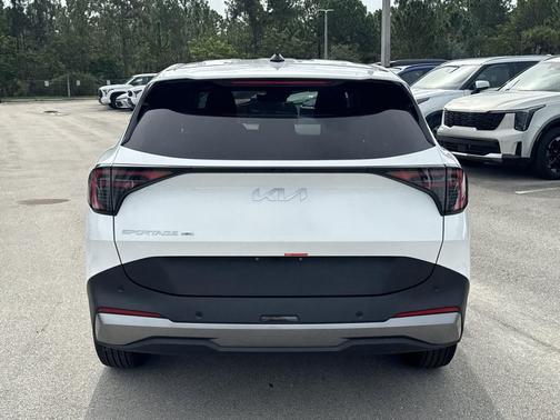 Snow White Pearl 2027 Kia Sportage Hybrid LX