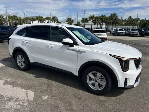 Glacial White Pearl 2026 Kia Sorento LX