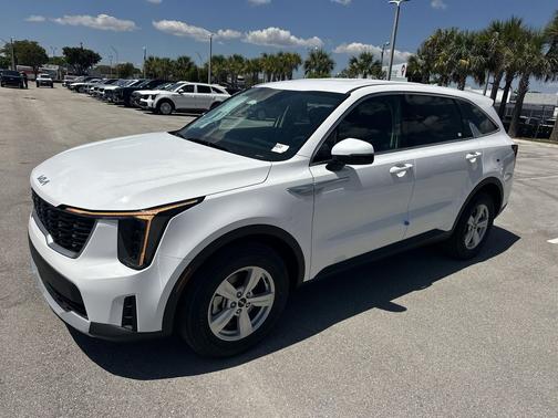 Glacial White Pearl 2026 Kia Sorento LX