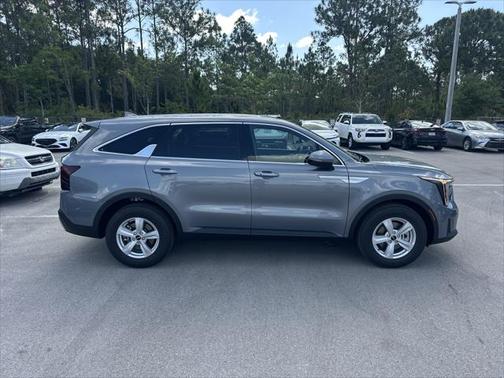 2025 Kia Sorento LX