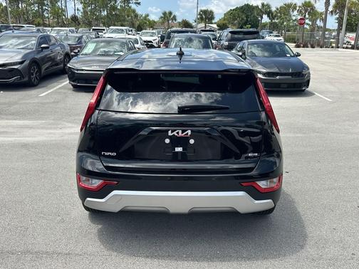 2025 Kia Niro LX