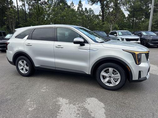 Ivory Silver 2026 Kia Sorento LX