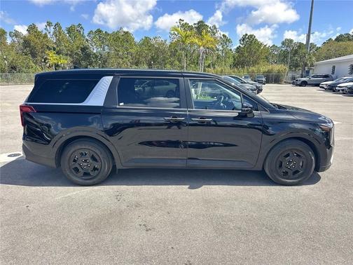 2025 Kia Carnival LXS