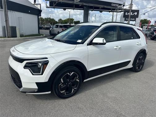 Snow White Pearl 2024 Kia Niro EV Wind