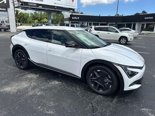 2025 Kia EV6 Light Long Range