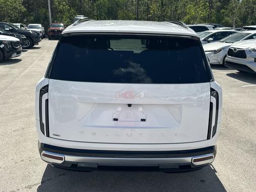Glacial White Pearl 2027 Kia Telluride Hybrid SX