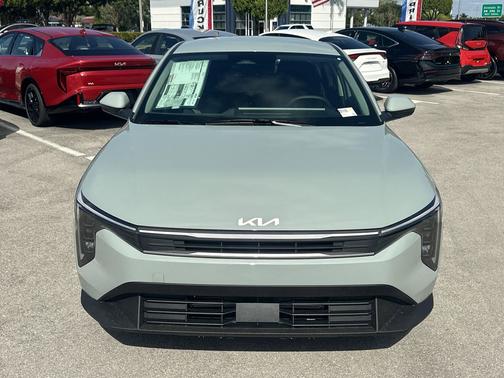 2025 Kia K4 LXS