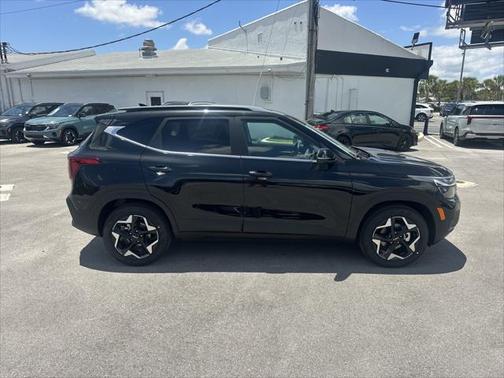 2025 Kia Seltos EX