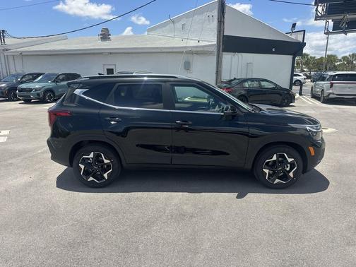 2025 Kia Seltos EX