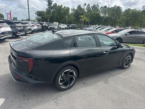 2025 Kia K4 EX