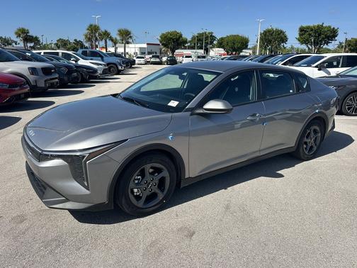 2025 Kia K4 LX