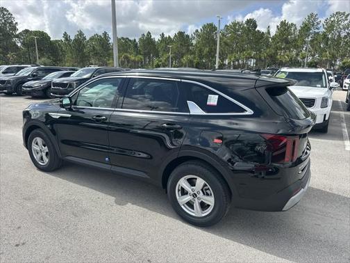 2025 Kia Sorento LX