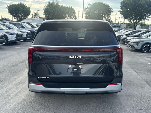 Panthera Metal 2027 Kia Carnival LXS