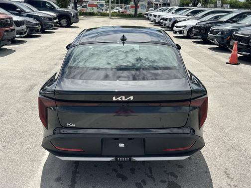 2025 Kia K4 LX